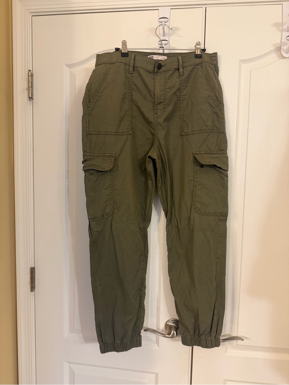 Olive Green Women’s Cargo Jogger Pants with elastic leg!